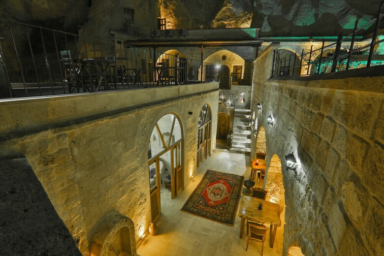 Hotel Oread Cave Suites