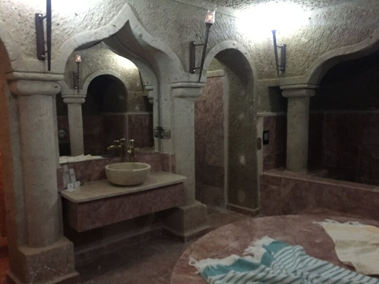 Hotel Oread Cave Suites