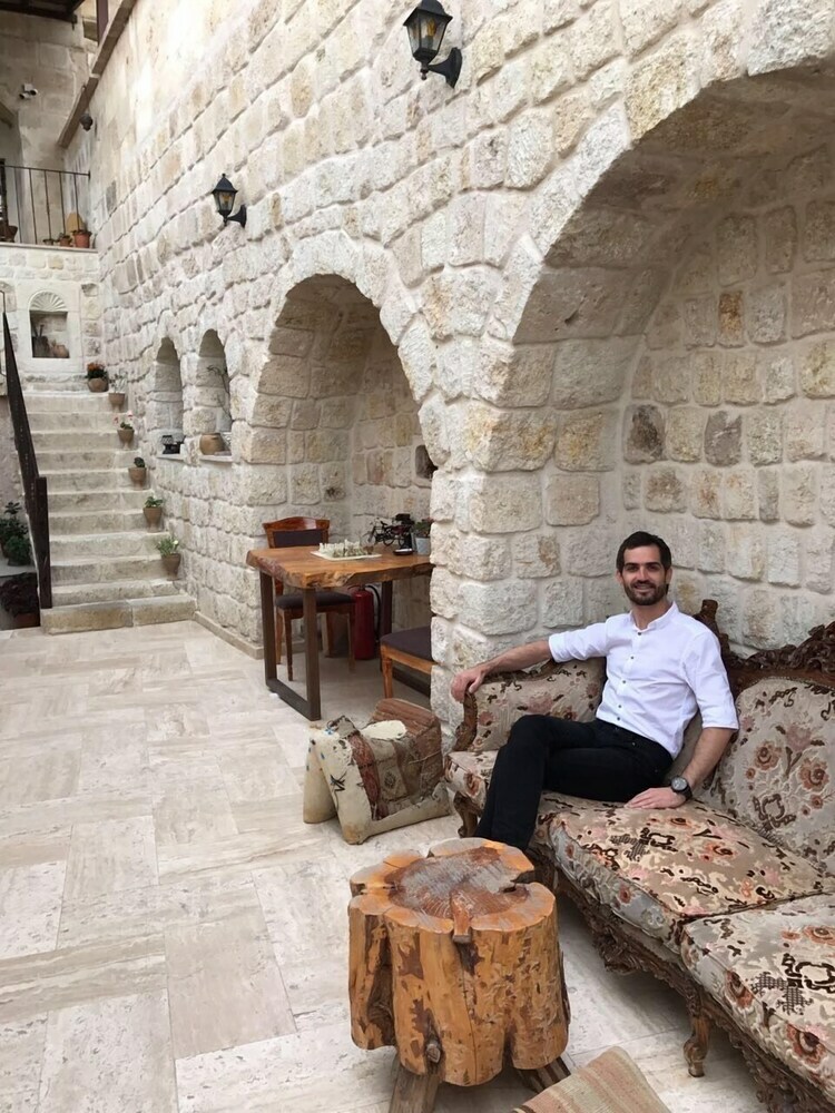 Hotel Oread Cave Suites
