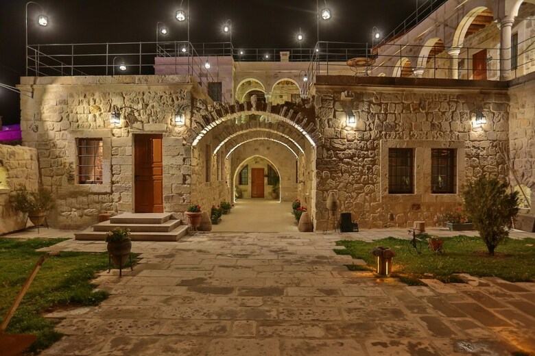 Hotel Acropolis Cave Suite