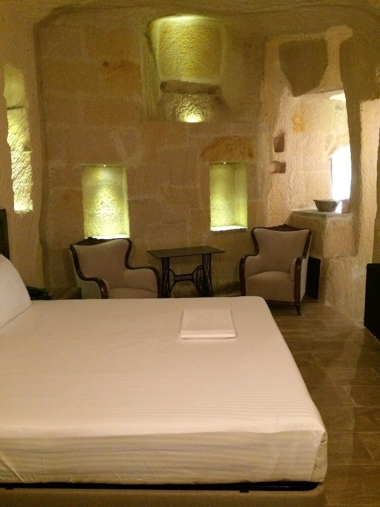 Hotel Acropolis Cave Suite