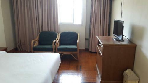 Hotel Paradorn Inn