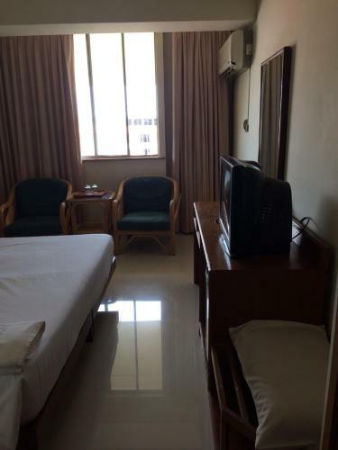 Hotel Paradorn Inn