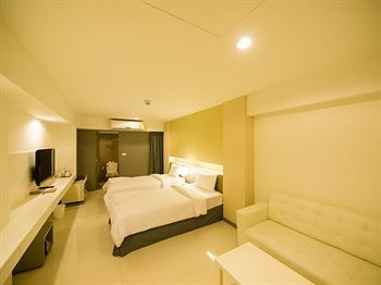 Myhotel Cmyk @ratchada