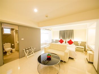 Myhotel Cmyk @ratchada