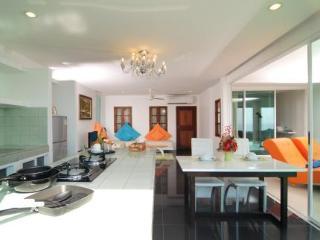Hotel Grand Bleu Ocean View Pool Suite