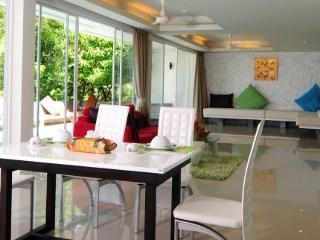 Hotel Grand Bleu Ocean View Pool Suite