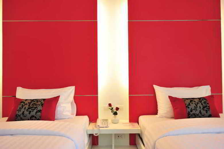 Alfresco Phuket Hotel