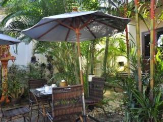 Hotel Baan Chayna Lounge Resort