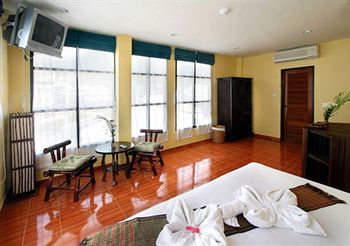 Baan Suay Karon Hotel
