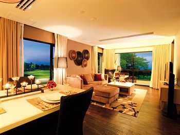 Hotel Summit Windmill Golf Residence
