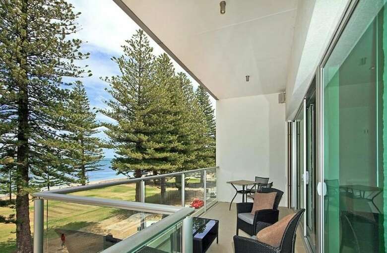 Breeze Beachfront Apartments