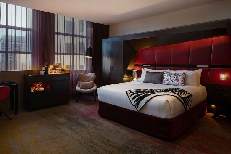 Hotel Qt Sydney