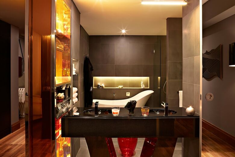 Hotel Qt Sydney