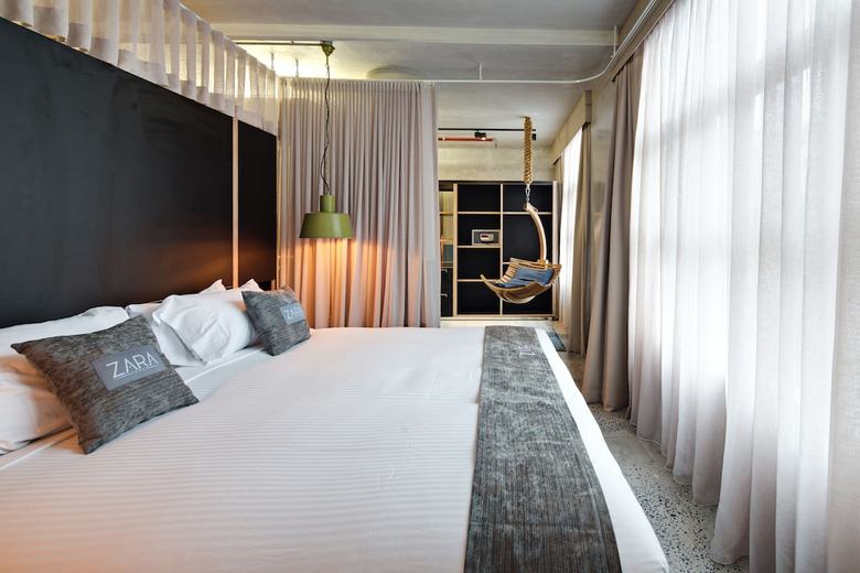 Aparthotel Zara Tower ? Luxury Suites And Apartments