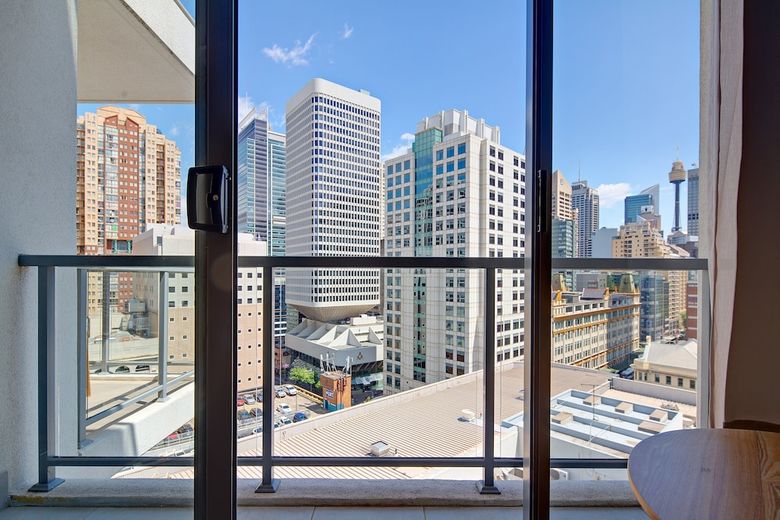 Aparthotel Zara Tower ? Luxury Suites And Apartments