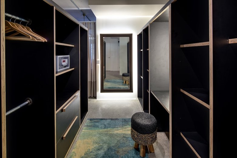 Aparthotel Zara Tower ? Luxury Suites And Apartments