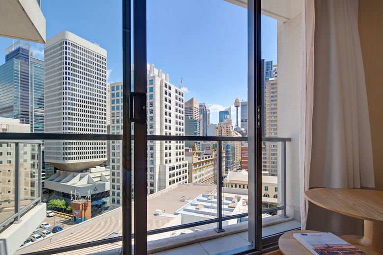 Aparthotel Zara Tower ? Luxury Suites And Apartments