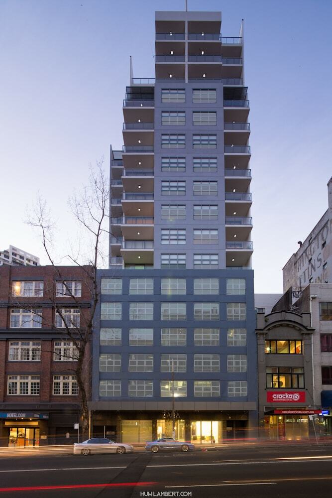 Aparthotel Zara Tower ? Luxury Suites And Apartments