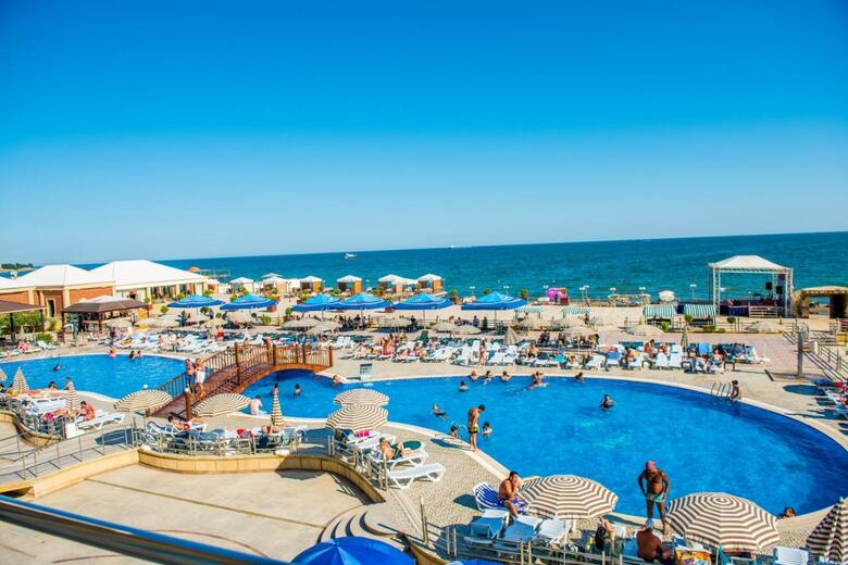 Aysberq Hotel