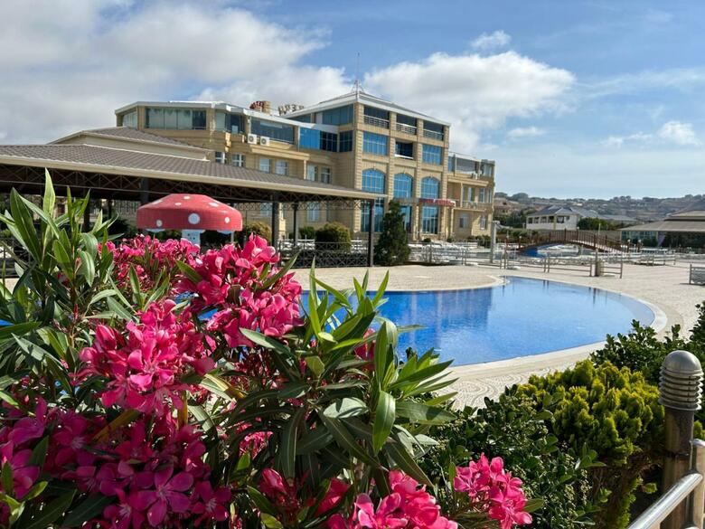 Aysberq Hotel
