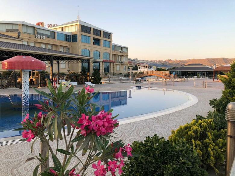 Aysberq Hotel