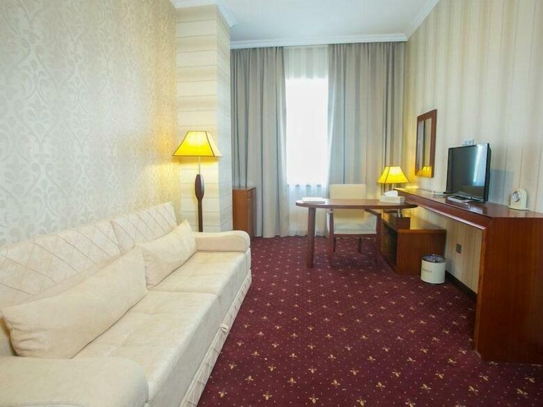 Hotel Emerald