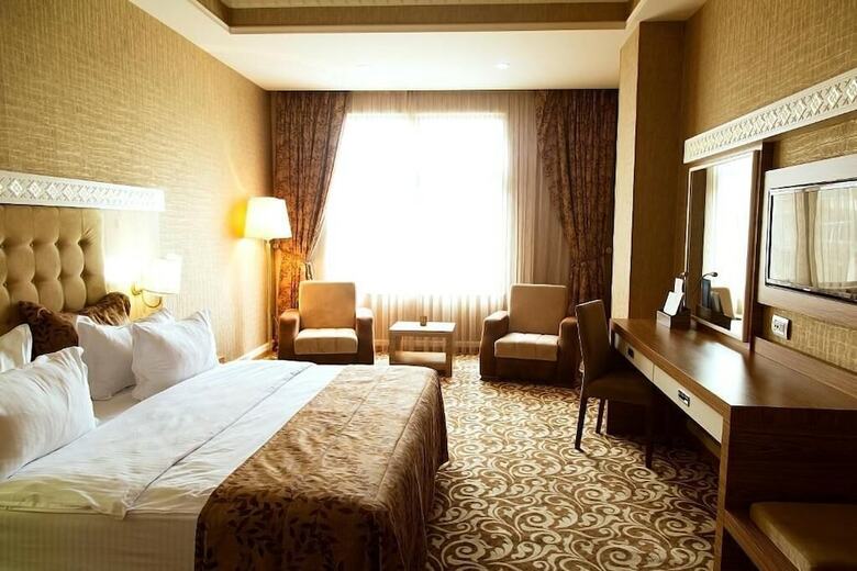 Divan Express Baku Hotel