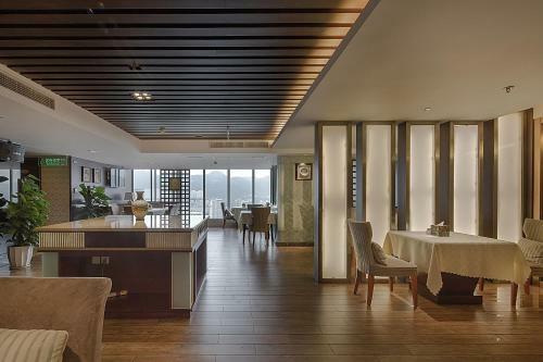 Golden View Hotel