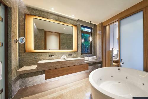 Hotel The Westin Shimei Bay Resort