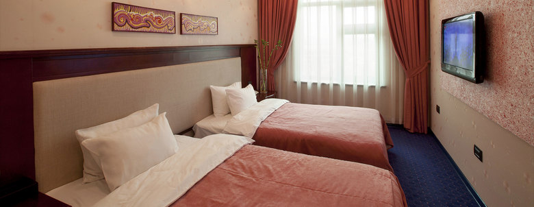 Monolit Plaza Hotel
