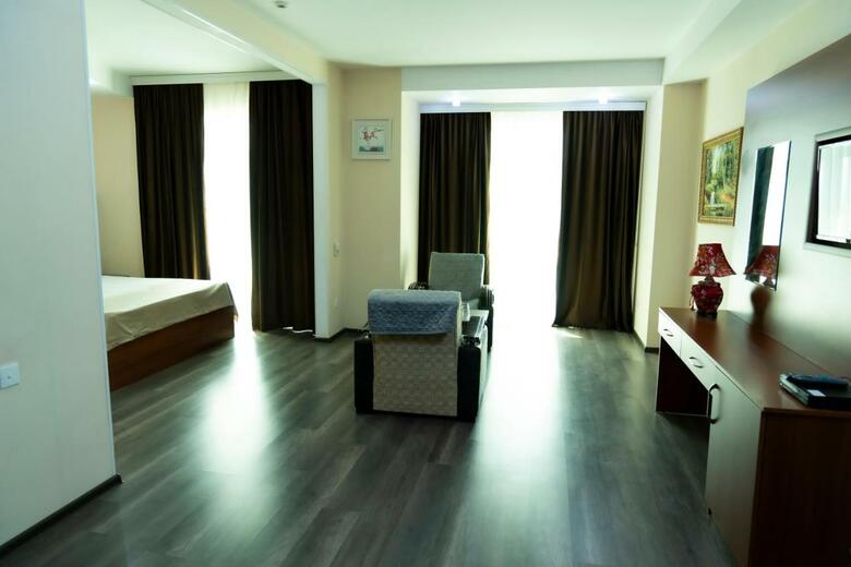 Aef Hotel