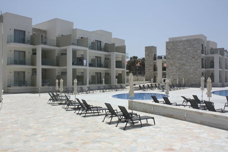 Amphora Hotel & Suites