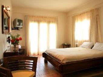 Paradisos Hills Hotel