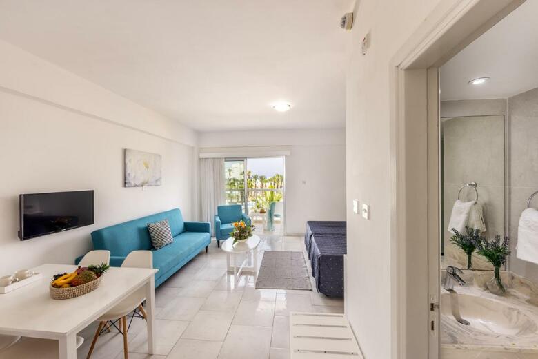 Hotel Papantonia Apts