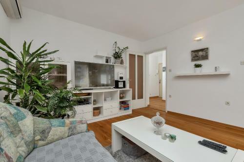 Apartment Marina