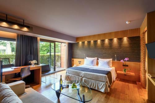Alexander Beach Hotel & Spa
