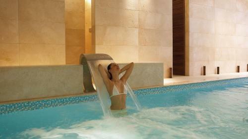 Alexander Beach Hotel & Spa