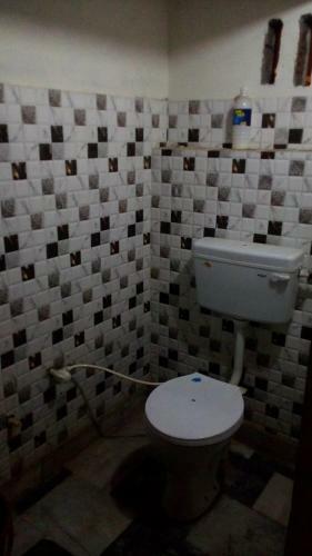 Hostal Indu Dormitory And Guest House