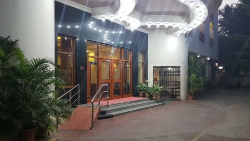 Kamat Lingapur Hotel