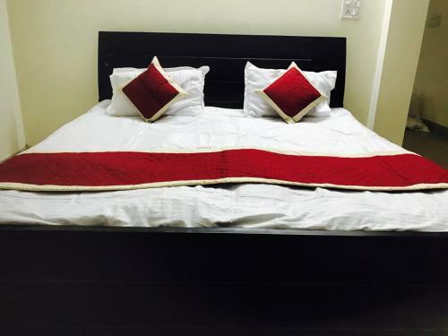 Hotel Dharohar Palace