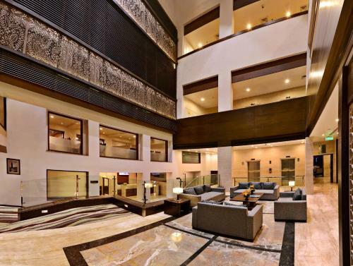Hotel Leisure Inn Grand Chanakya