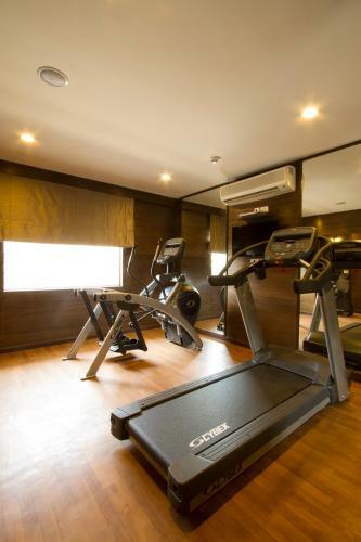 Hotel Leisure Inn Grand Chanakya
