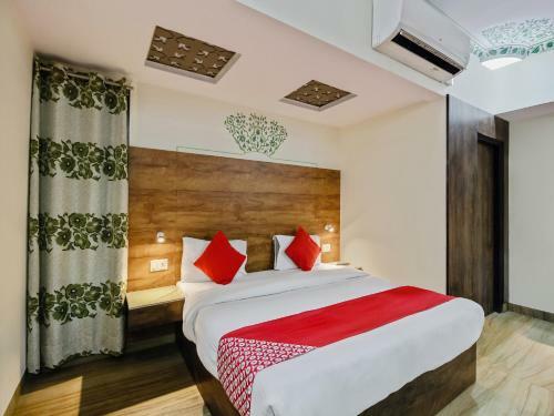 Hotel Arco Palace