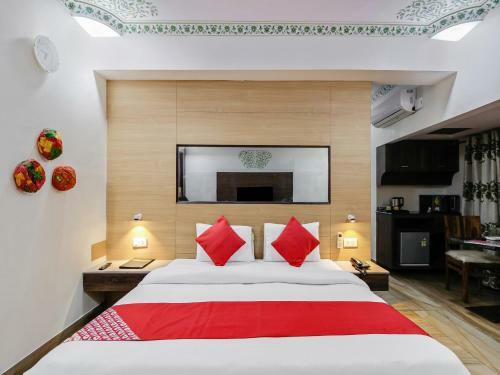Hotel Arco Palace