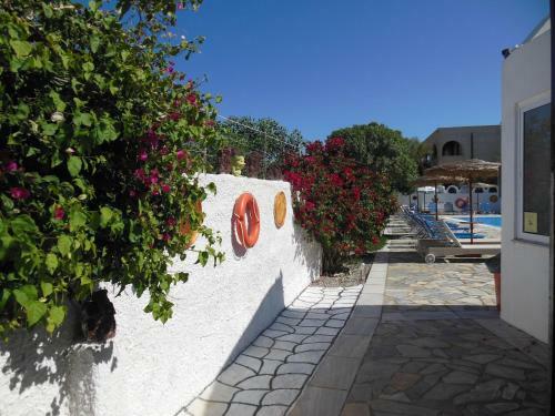 Santa Irini Hotel