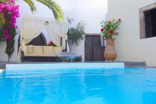 Santorini Heritage Villas