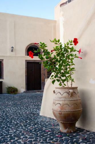 Santorini Heritage Villas