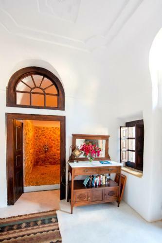 Santorini Heritage Villas