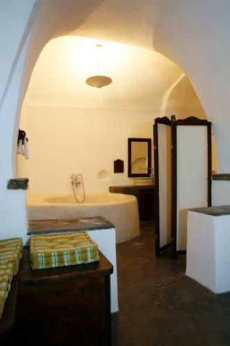 Santorini Heritage Villas